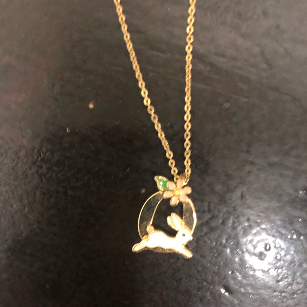 O bunny flower necklace great for Easter